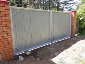 Распашные ворота с ручным управлением - пример 1 фото в Краснодаре