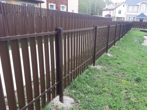 Забор из евроштакетника с утрамбовкой щебнем 70 метров фото в Краснодаре