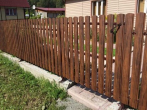 Забор из евроштакетника на ленточном фундаменте 63 метра фото цена под ключ