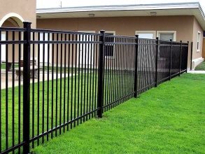 Сварные заборы с забивными столбами  100 метров фото цена под ключ