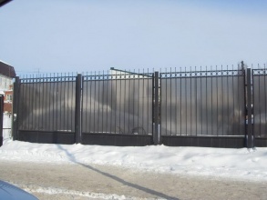 Сварные заборы с поликарбонатом 90 метров фото с установкой