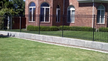 Сварные заборы на ленточном фундаменте 80 метров фото в Краснодаре