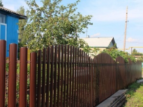 Забор из евроштакетника с утрамбовкой щебнем 48 метров фото в Краснодаре