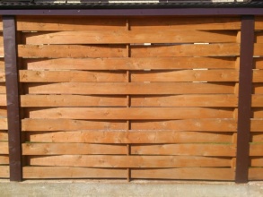 Деревянный забор плетёнка 12 метров фото в Краснодаре