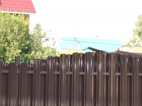 Забор из евроштакетника на ленточном фундаменте 10 метров фото в Краснодаре