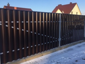 Забор из евроштакетника в шахматном порядке 10 соток фото в Краснодаре